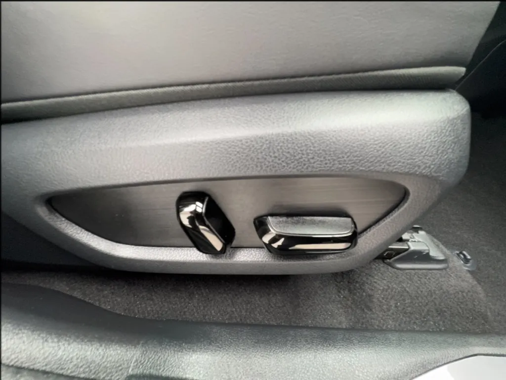 Lexus NX photo 33