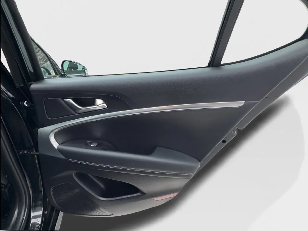 Genesis G70 photo 30
