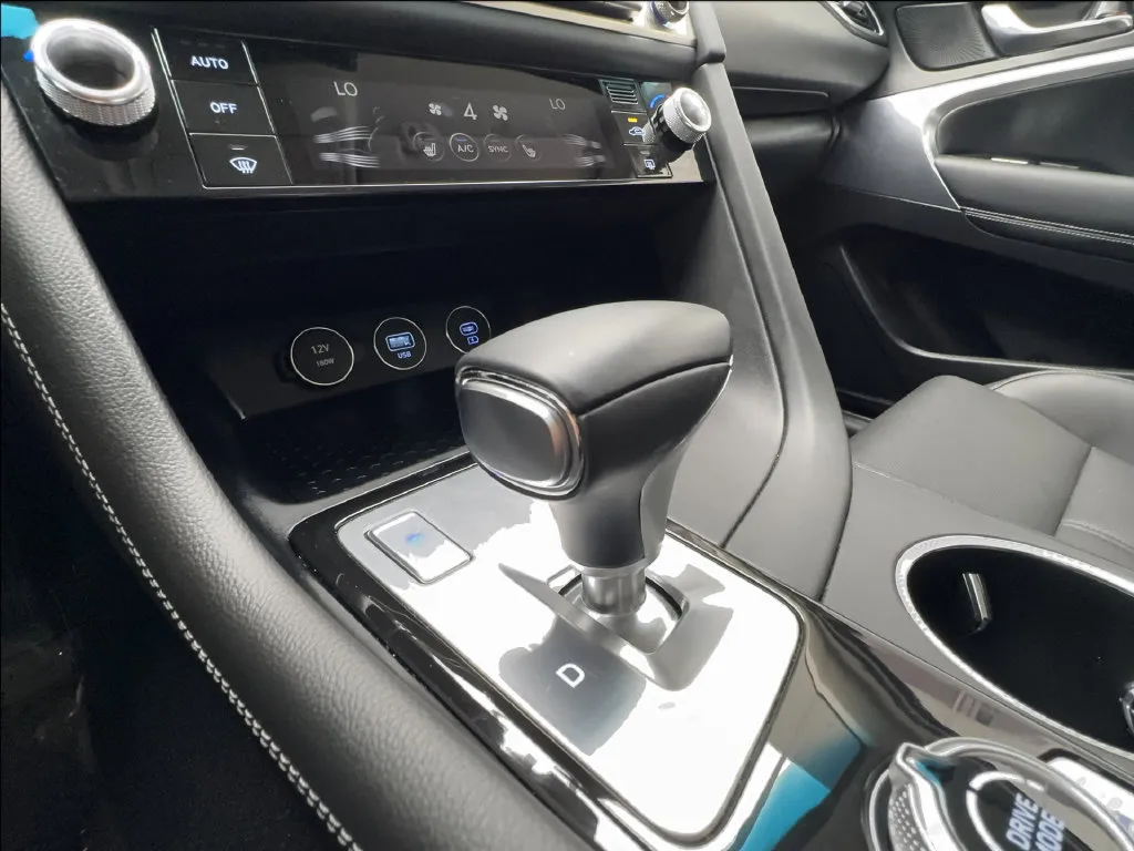 Genesis G70 photo 50