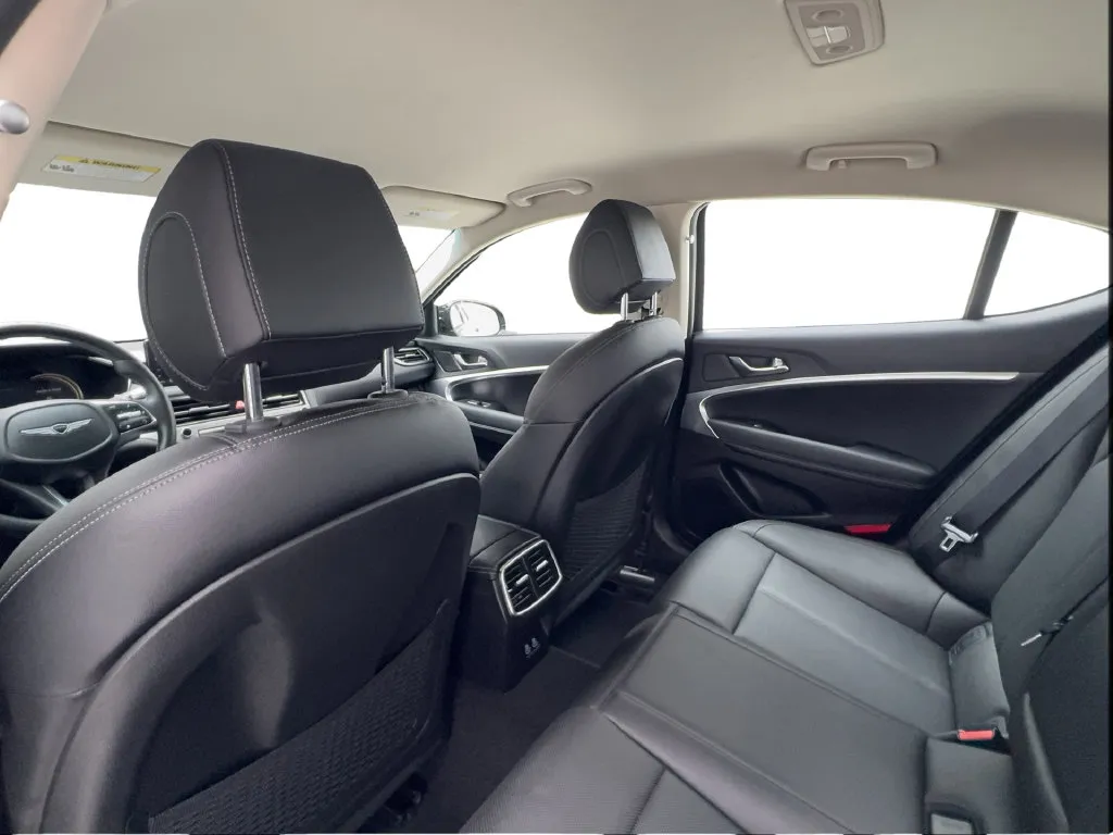 Genesis G70 photo 25