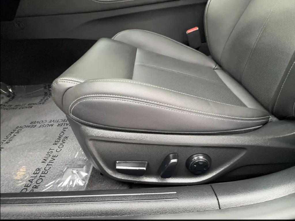 Genesis G70 photo 22