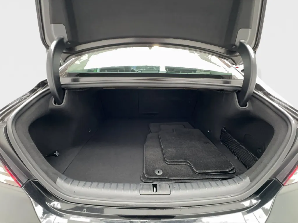 Genesis G70 photo 18
