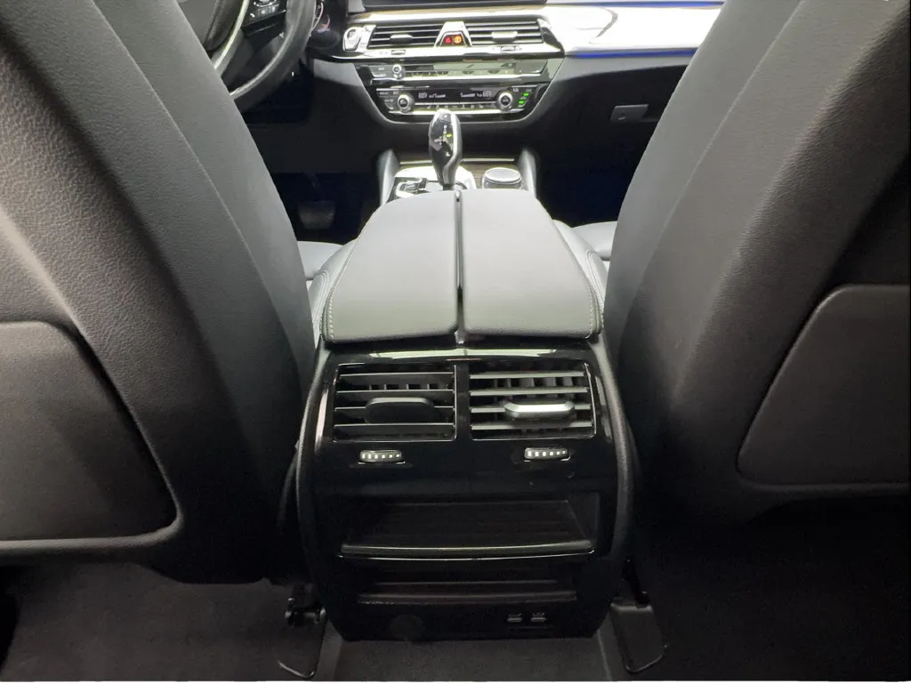BMW 5 Series photo 44