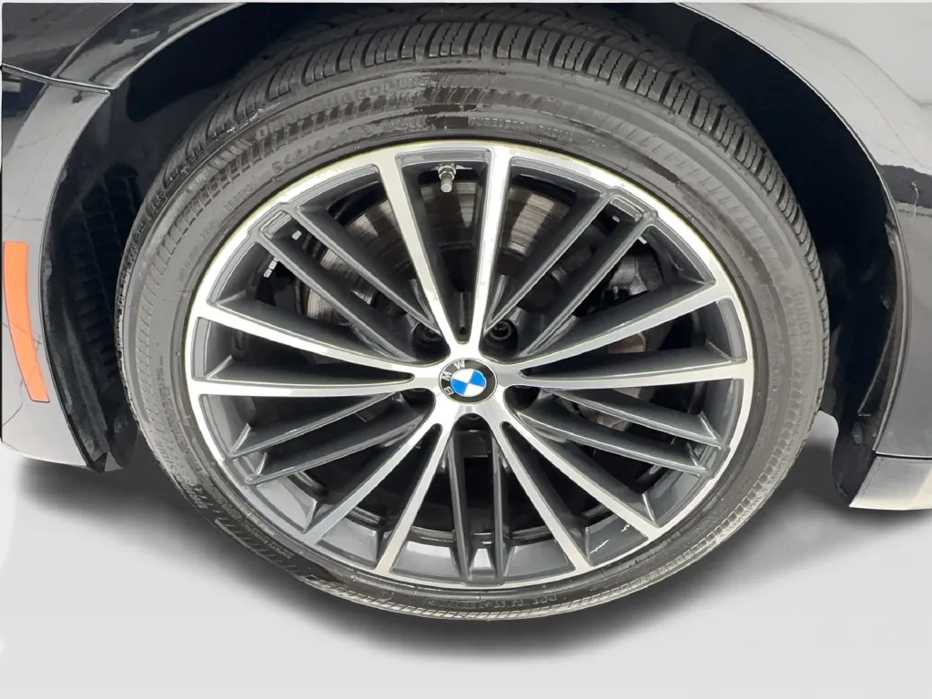 BMW 5 Series photo 15