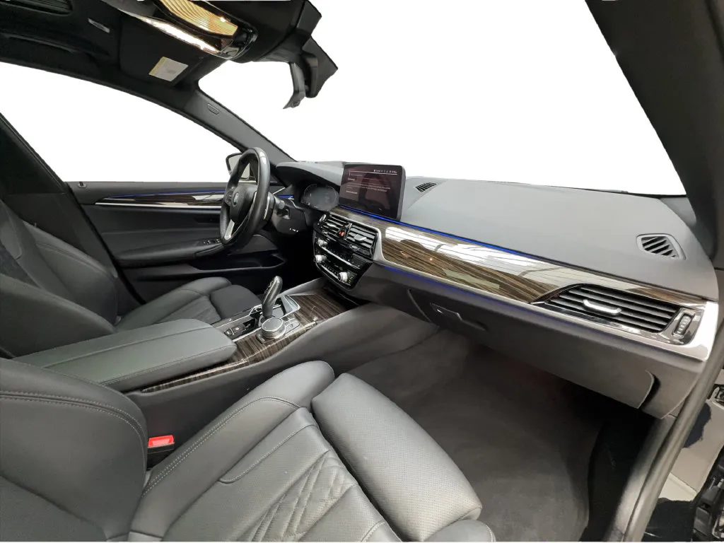 BMW 5 Series photo 36