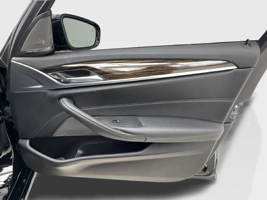 BMW 5 Series photo 37