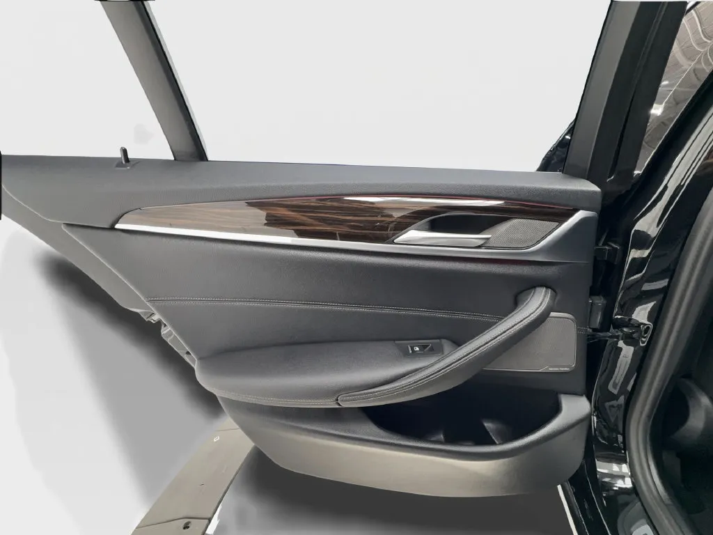 BMW 5 Series photo 29