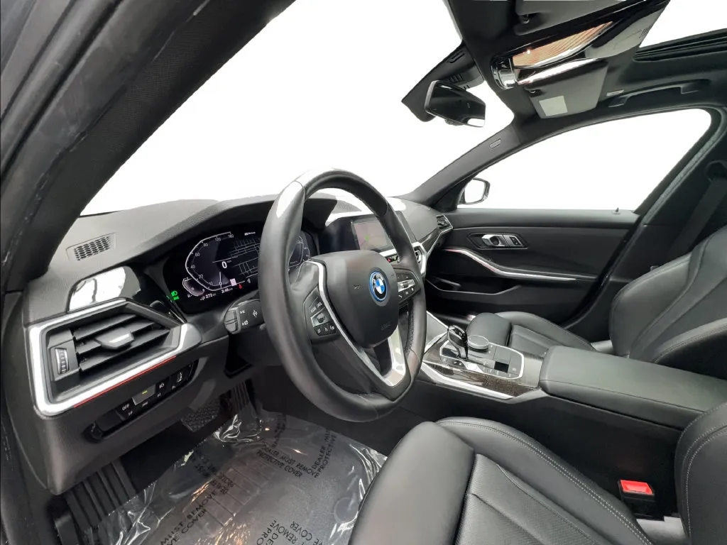 BMW 3 Series photo 23