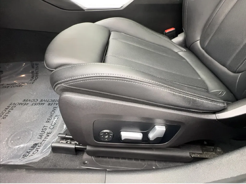 BMW 3 Series photo 25