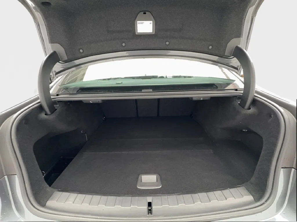 BMW 3 Series photo 19