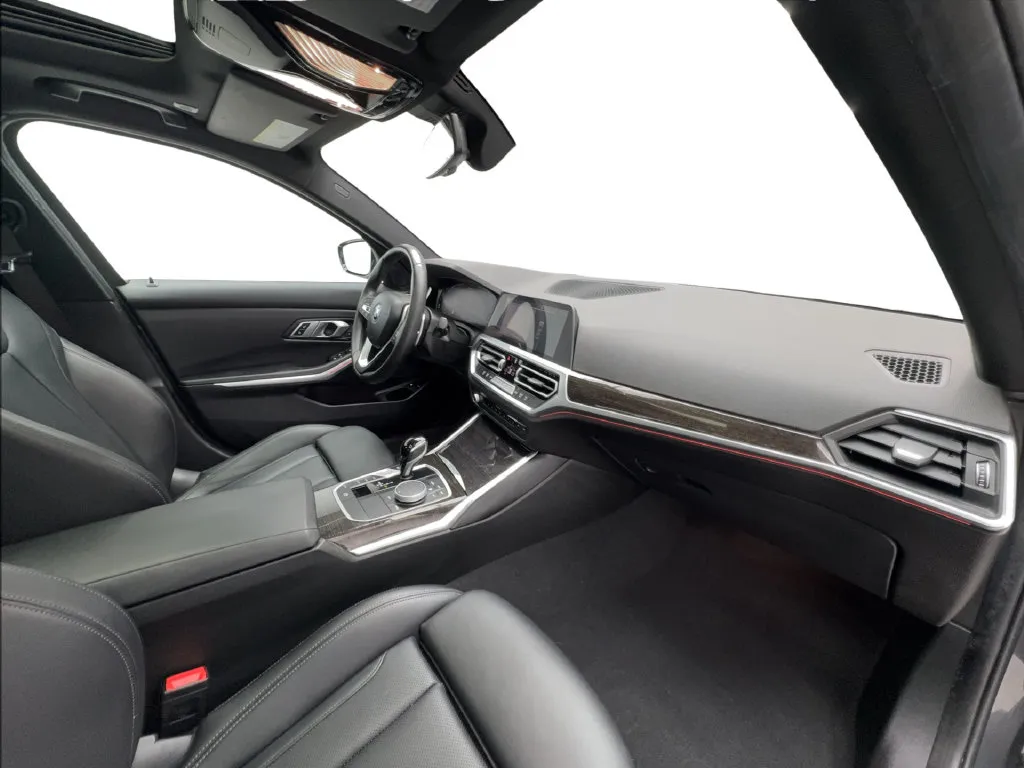 BMW 3 Series photo 36