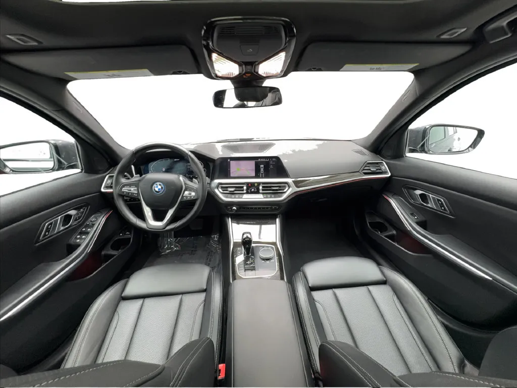 BMW 3 Series photo 42