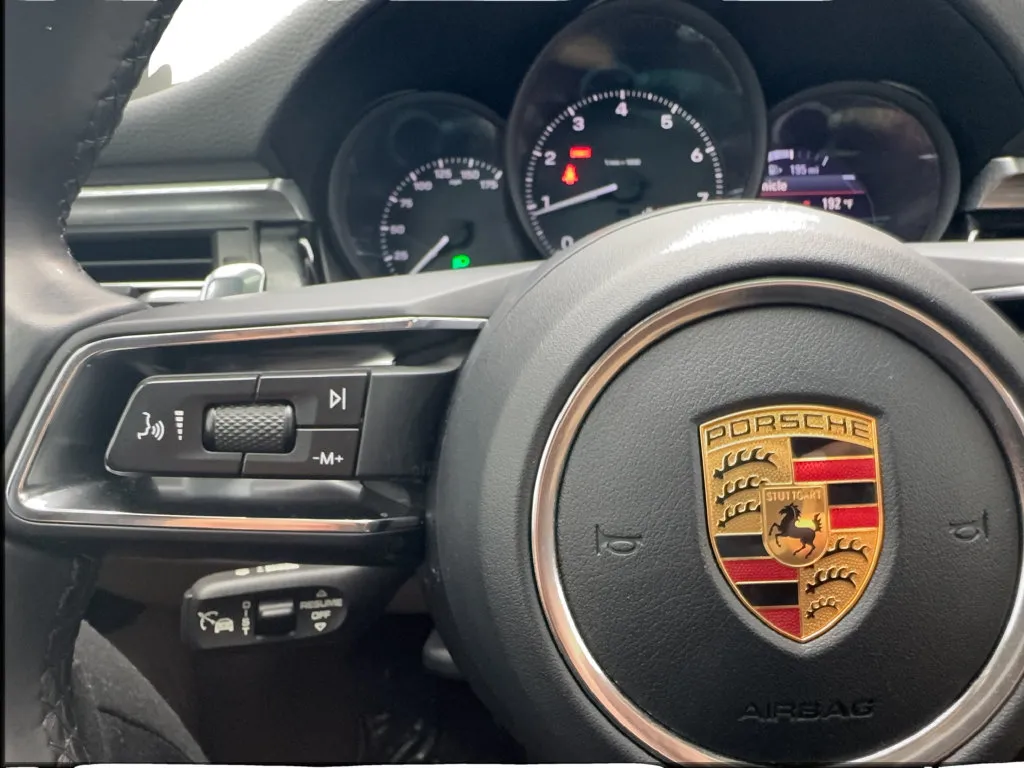 Porsche Macan photo 43