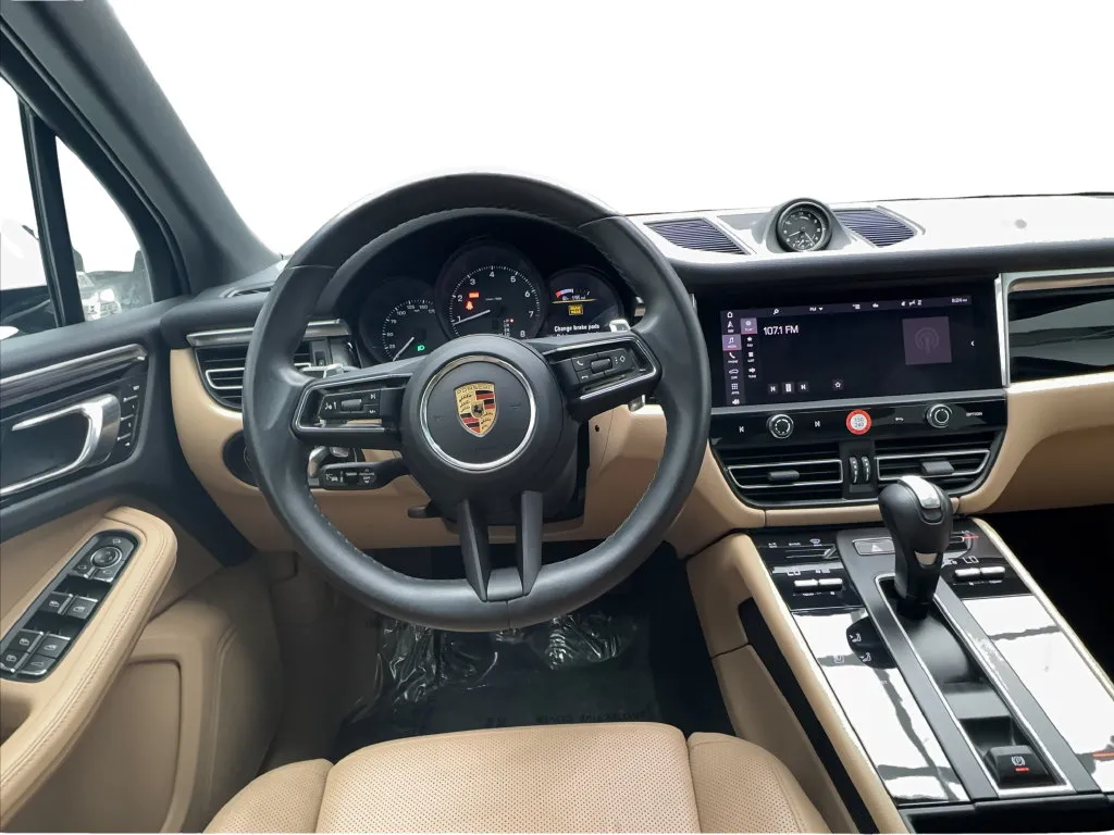Porsche Macan photo 37