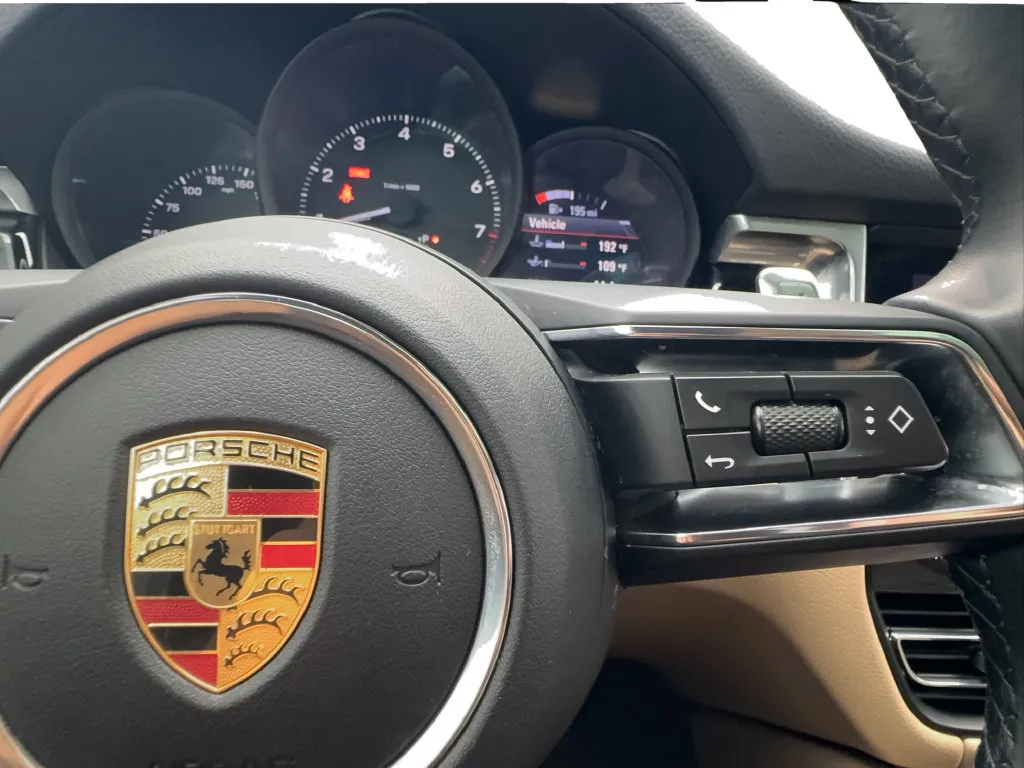 Porsche Macan photo 42