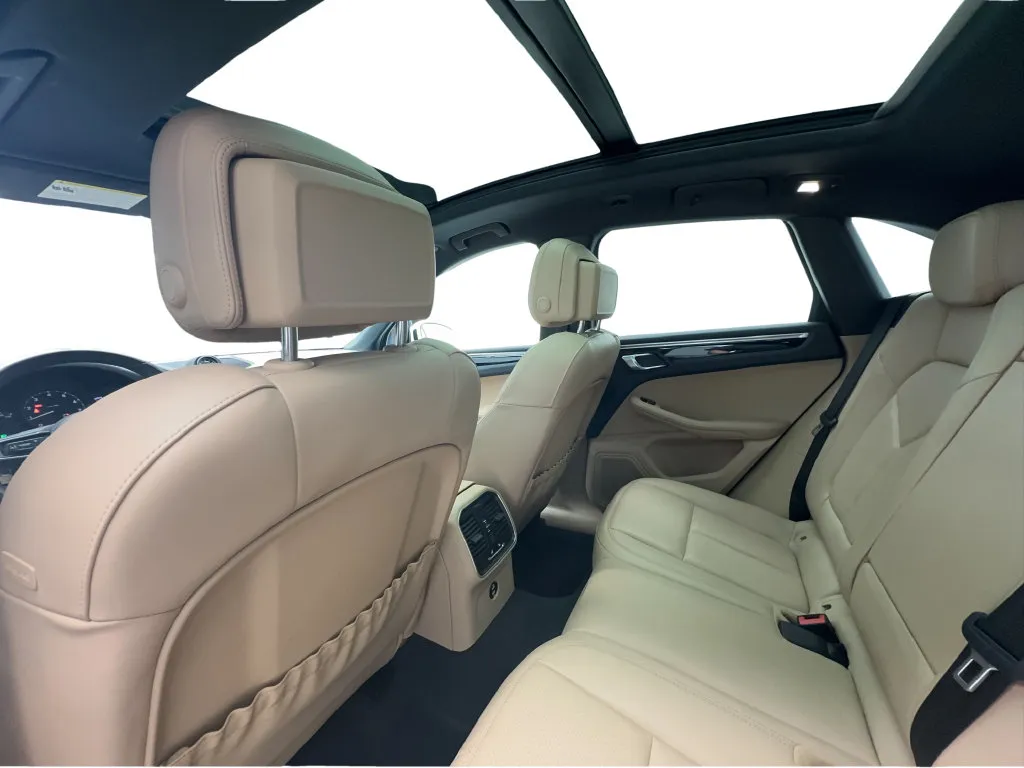 Porsche Macan photo 26