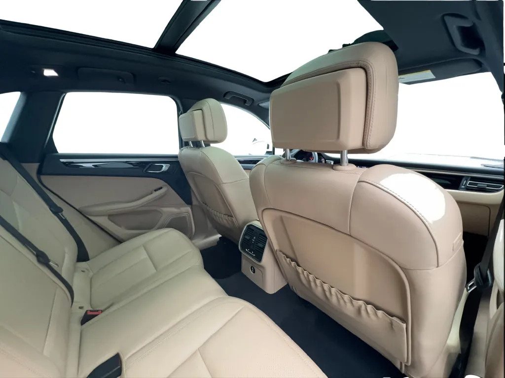 Porsche Macan photo 30
