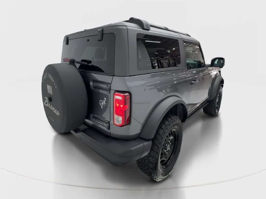 Ford Bronco photo 8