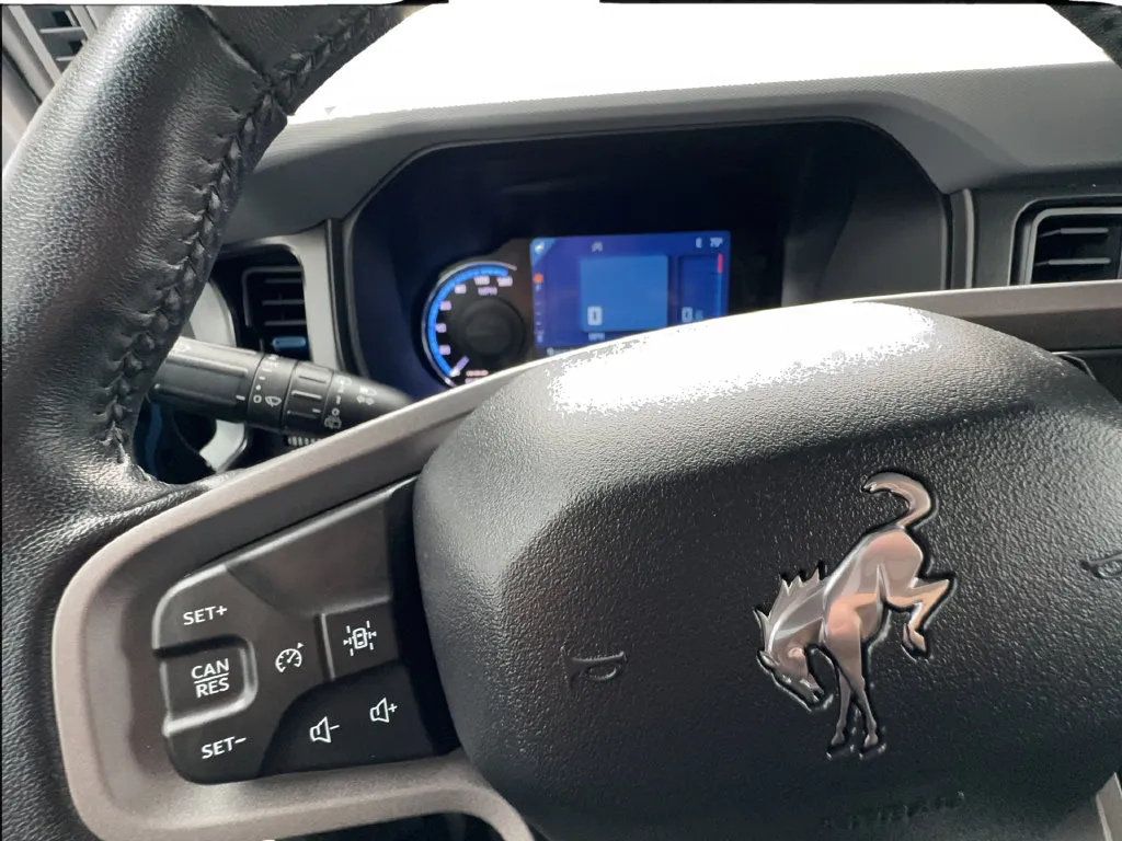 Ford Bronco photo 40