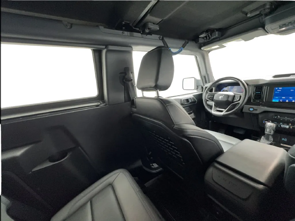 Ford Bronco photo 36