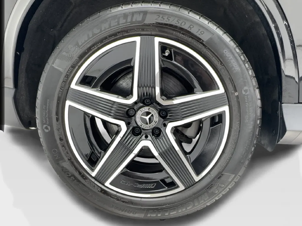 Mercedes-Benz GLC photo 14