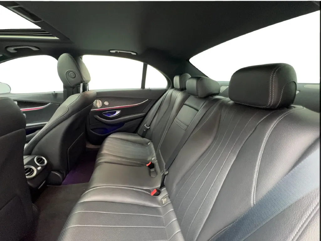 Mercedes-Benz E-Class photo 27