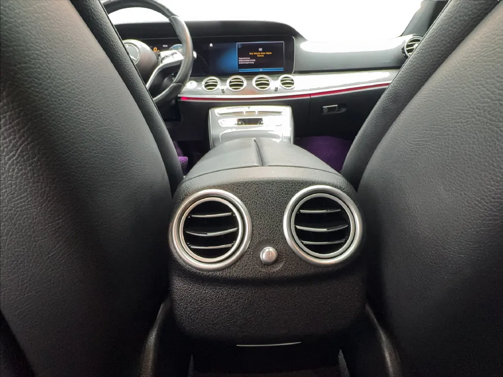 Mercedes-Benz E-Class photo 41