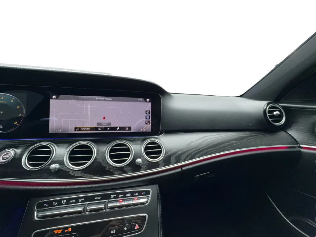 Mercedes-Benz E-Class photo 46