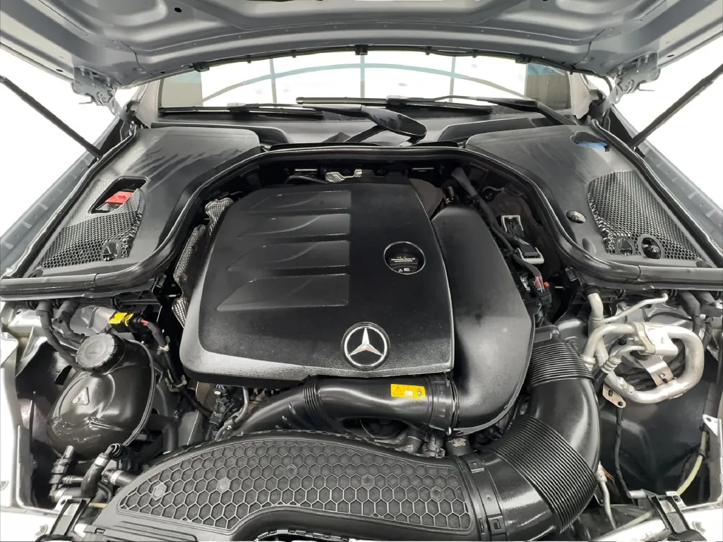 Mercedes-Benz E-Class photo 20