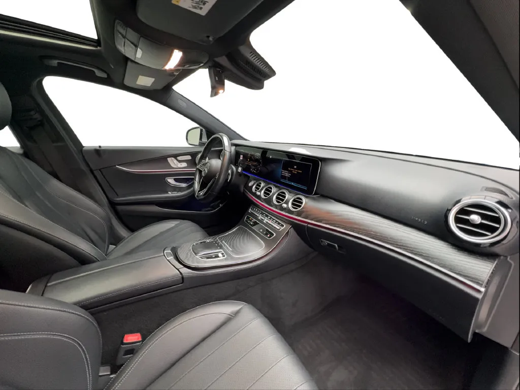 Mercedes-Benz E-Class photo 34