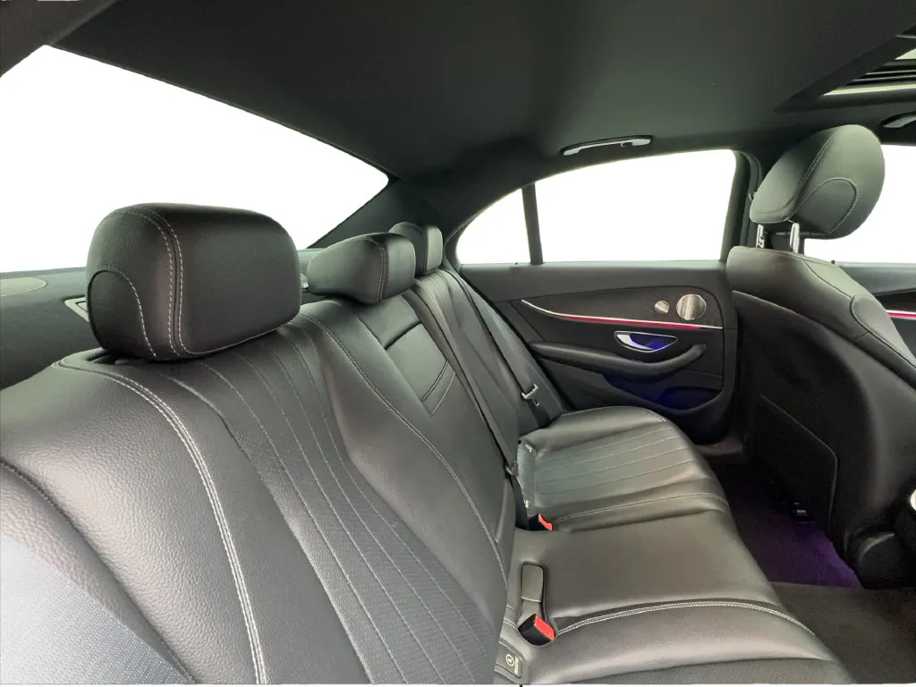 Mercedes-Benz E-Class photo 30