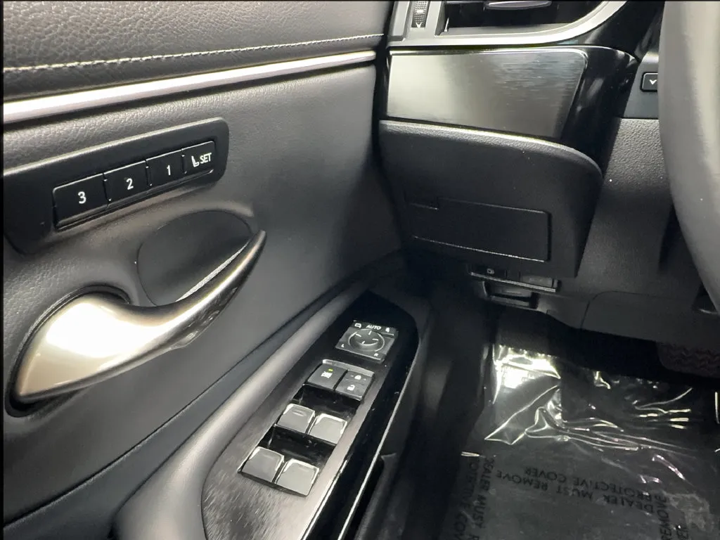 Lexus ES photo 43