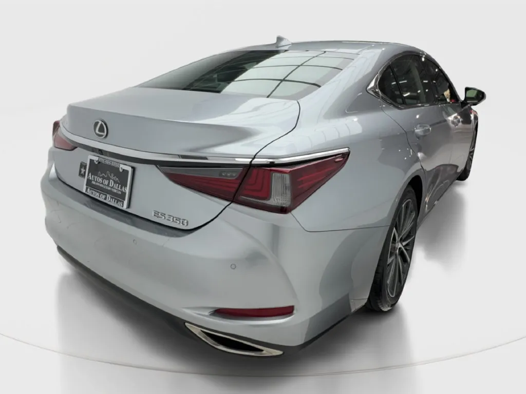 Lexus ES photo 8