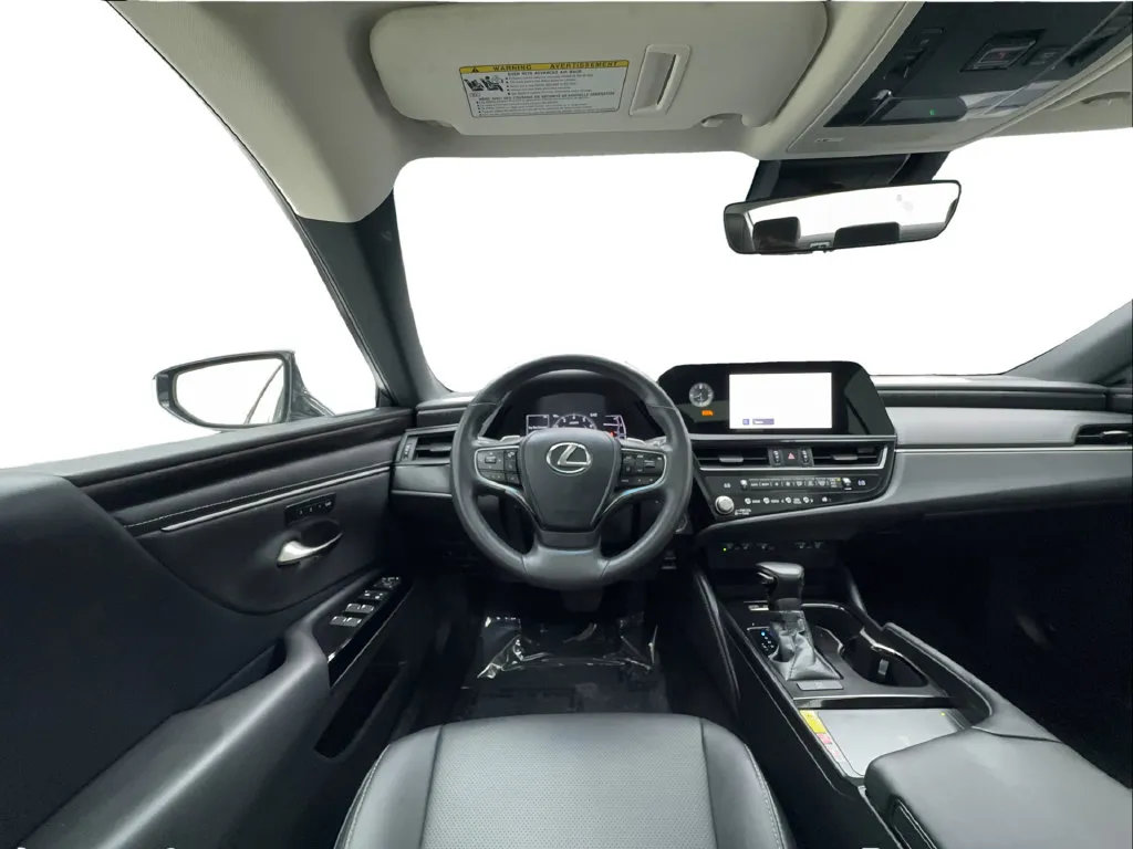 Lexus ES photo 37