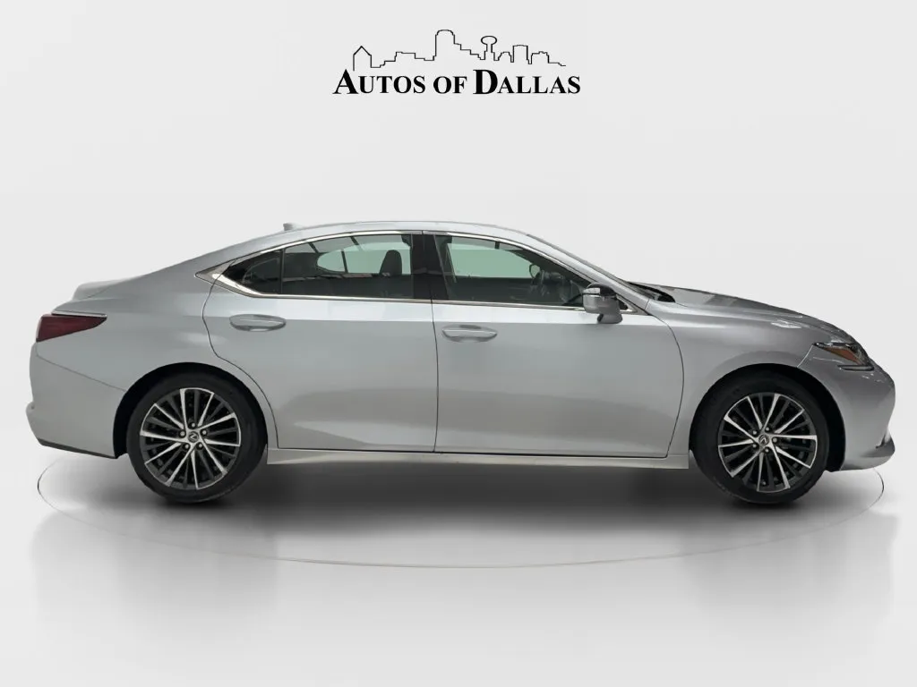 Lexus ES photo 11