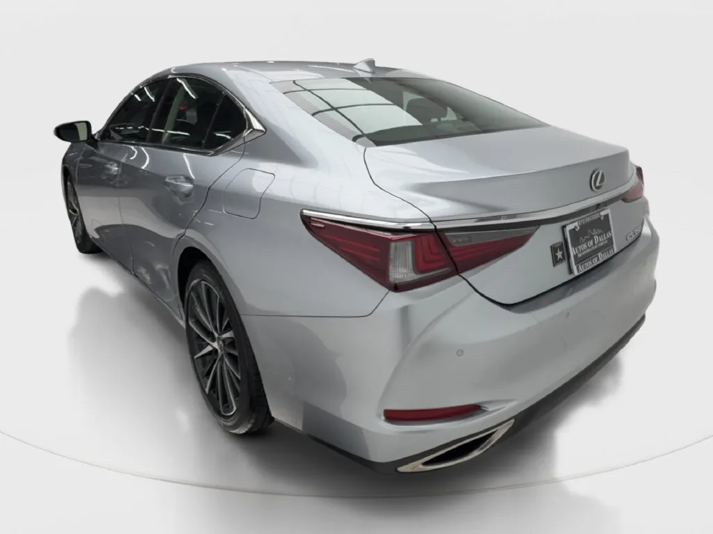 Lexus ES photo 6