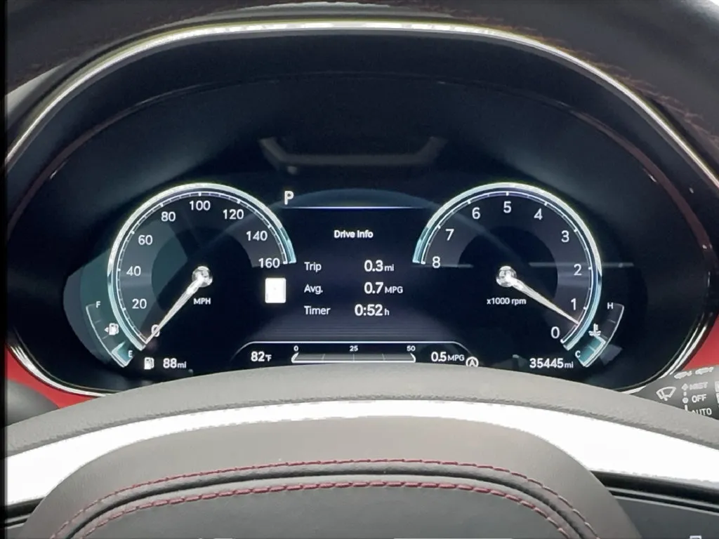 Genesis GV70 photo 43