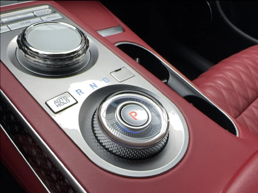 Genesis GV70 photo 51