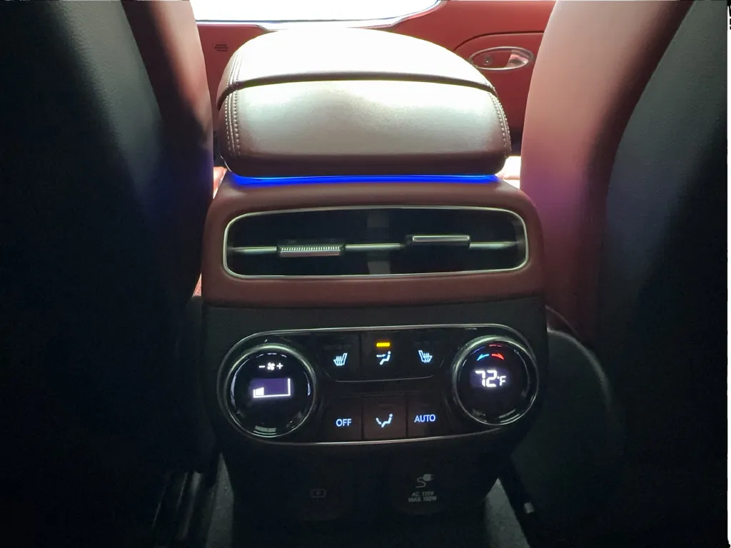 Genesis GV70 photo 41