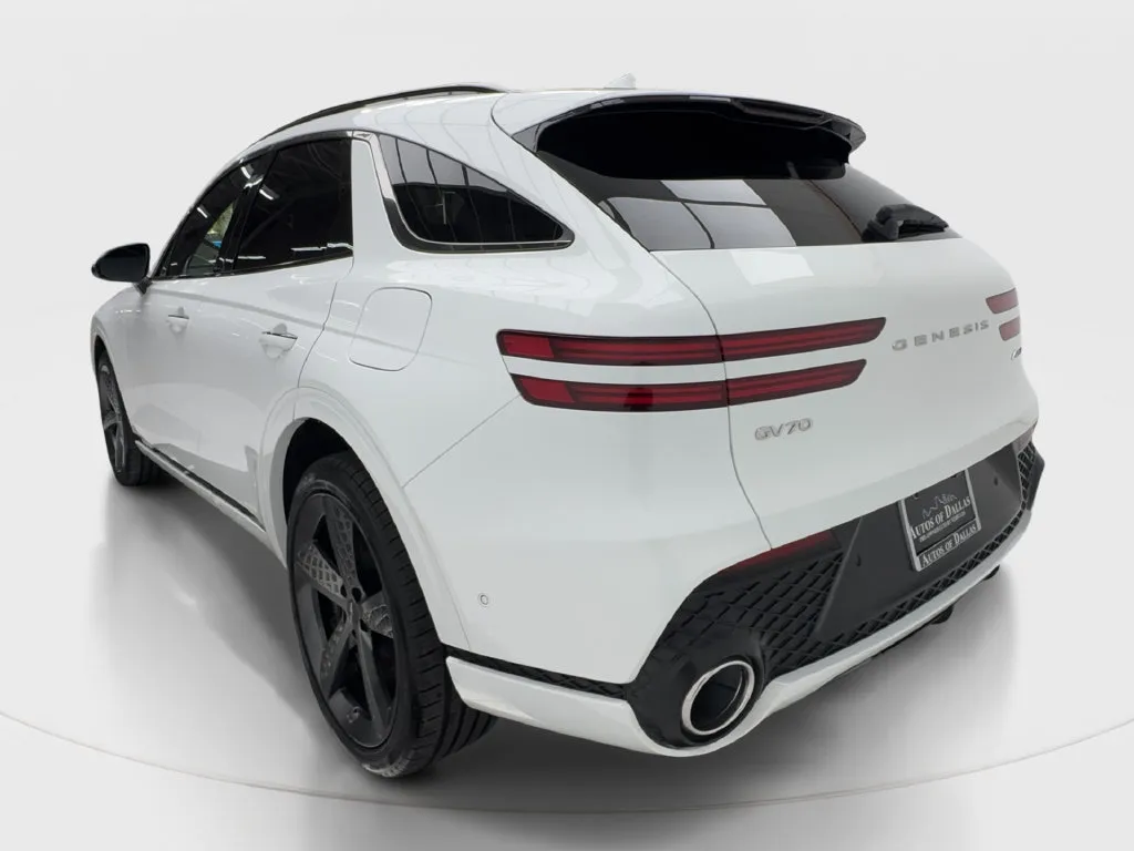 Genesis GV70 photo 6