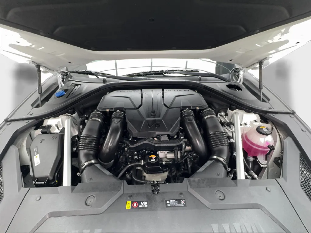 Genesis GV70 photo 14
