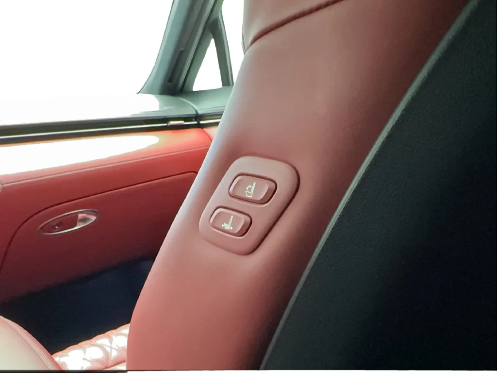 Genesis GV70 photo 42