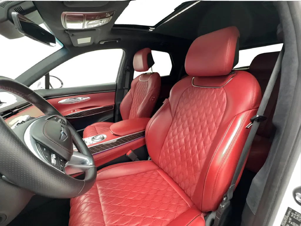 Genesis GV70 photo 20