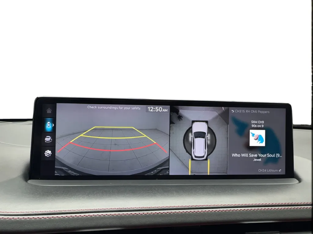 Genesis GV70 photo 57