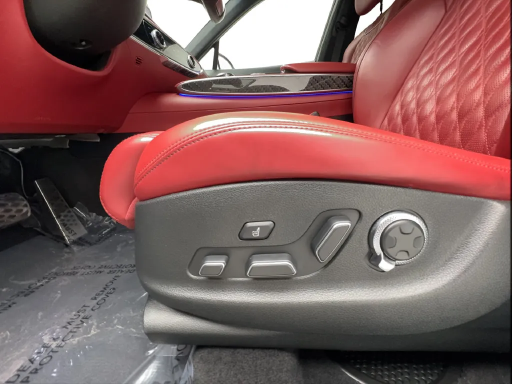 Genesis GV70 photo 23