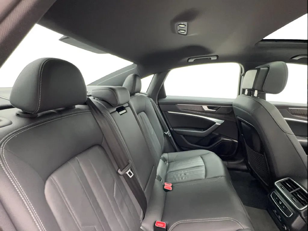 Audi A6 photo 32