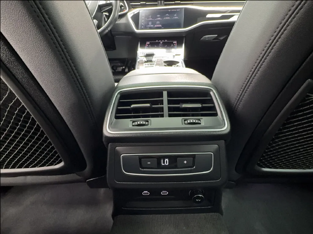 Audi A6 photo 43