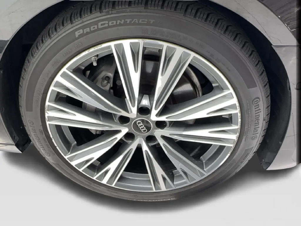 Audi A6 photo 16