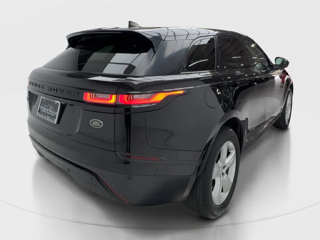 Land Rover Range Rover Velar photo 8