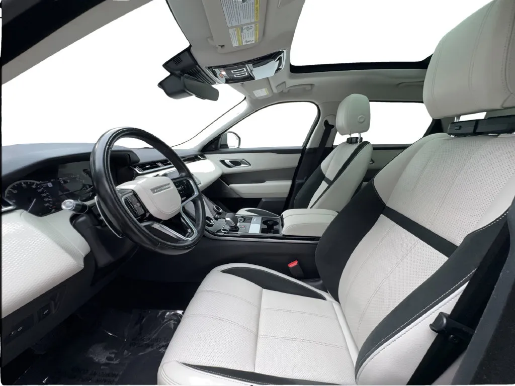 Land Rover Range Rover Velar photo 22